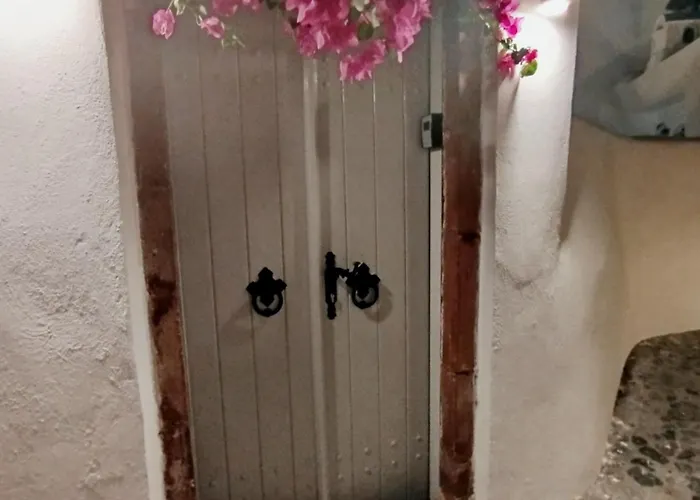 Aidos Santorini * Μεγαλοχώρι