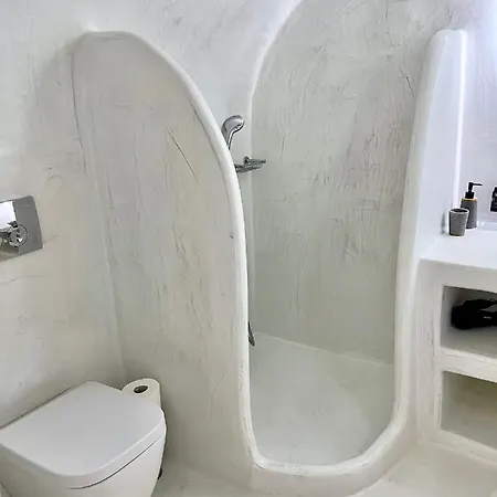 Aidos Santorini ميغالوخوري