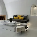 Aidos Santorini *