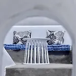 Aidos Santorini *