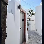 Aidos Santorini アパート メガロホリ
