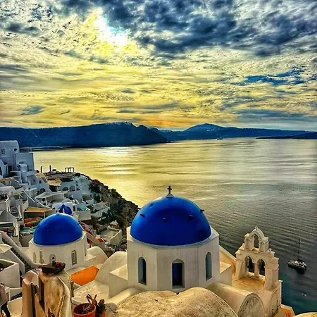 Aidos Santorini *