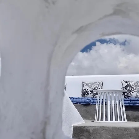 Aidos Santorini * Megalochori (Santorini)